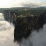 Захоплююча Зелена Оазисна Однокімнатна Квартира в Підмісті Мумбаї