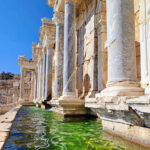 Тридцятидвоповерховий висотний будинок у Торонто, натхненний спокоєм хмар