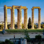 Зображення Розкривають, На Якій Мірі Висока Мода Інспірується Архітектурою